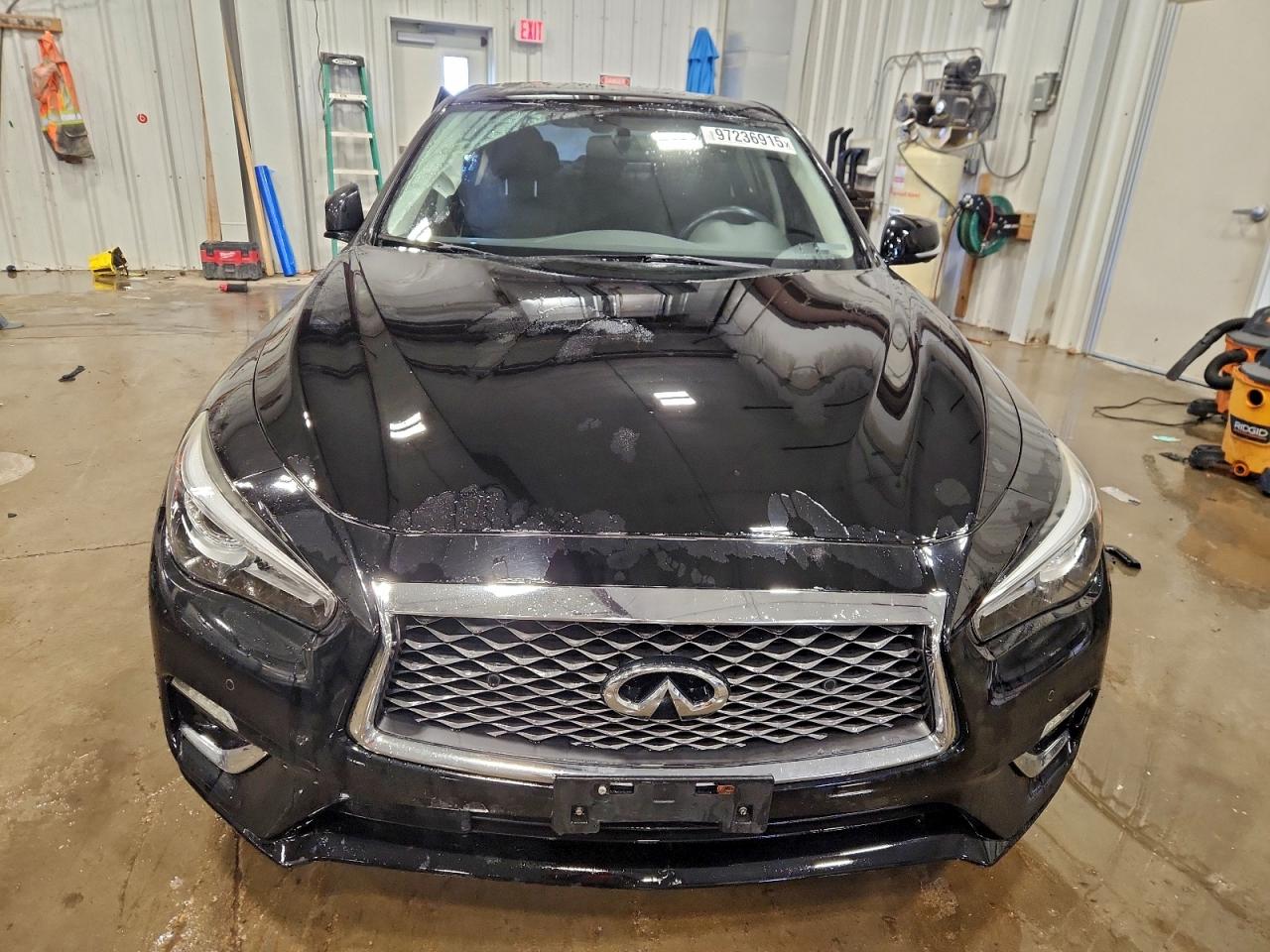 2018 INFINITI Q50 LUXE photo 5