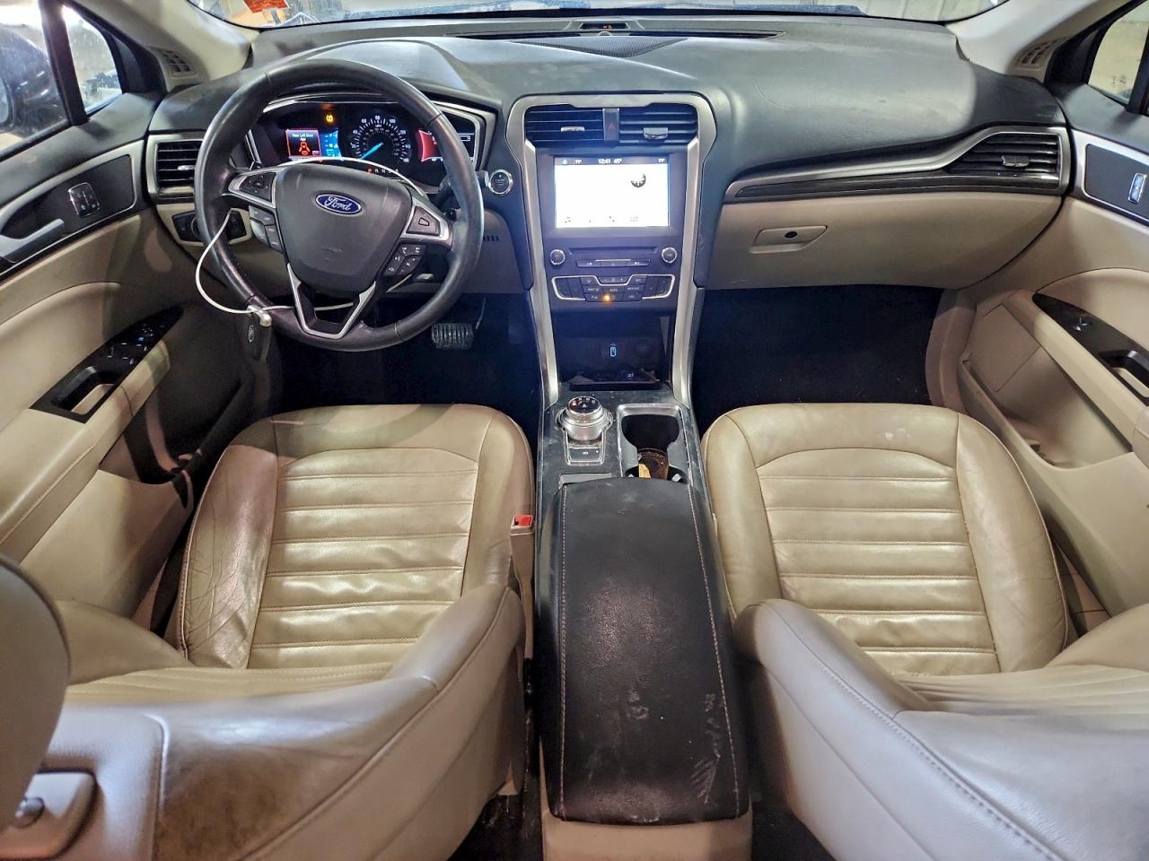 2017 FORD FUSION SE photo 8