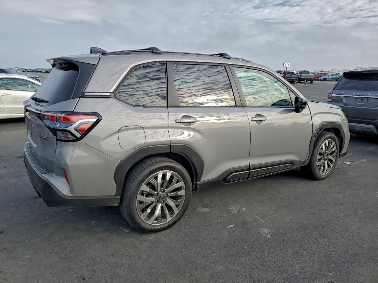 2025 SUBARU FORESTER TOURING photo 7