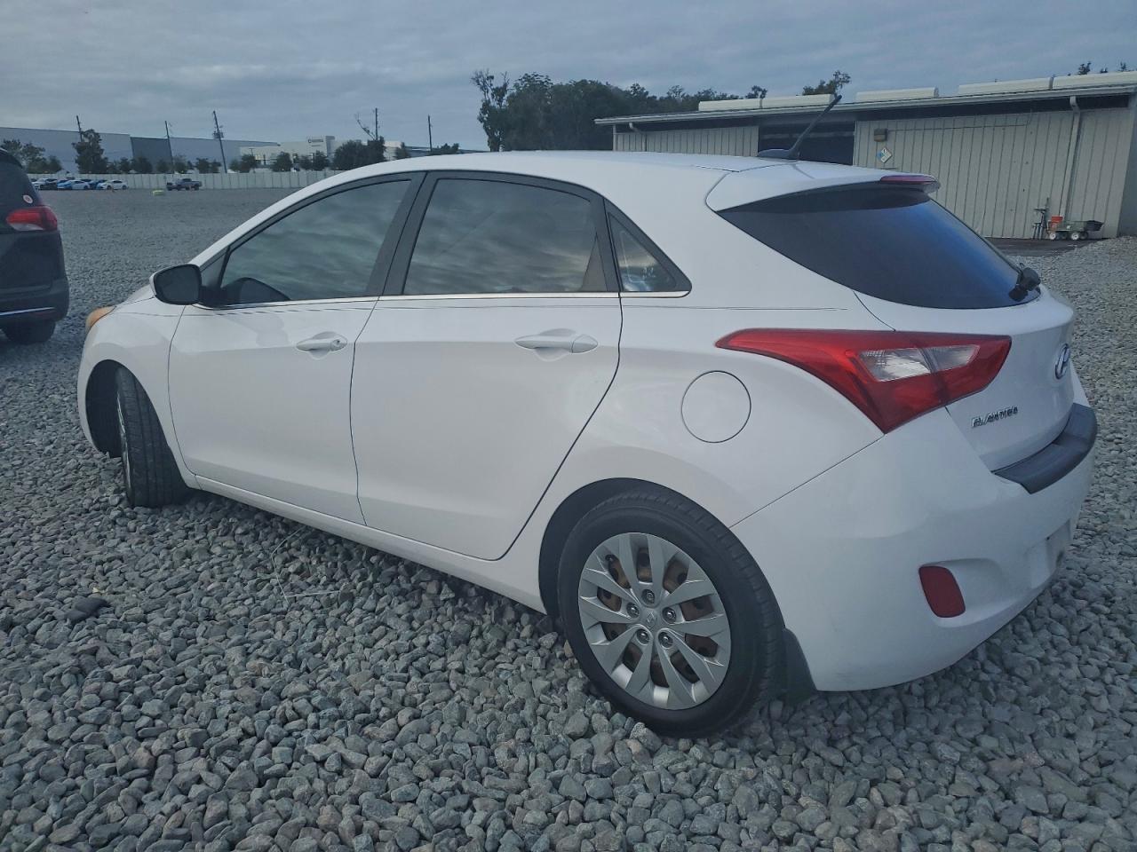 2016 HYUNDAI ELANTRA GT photo 3