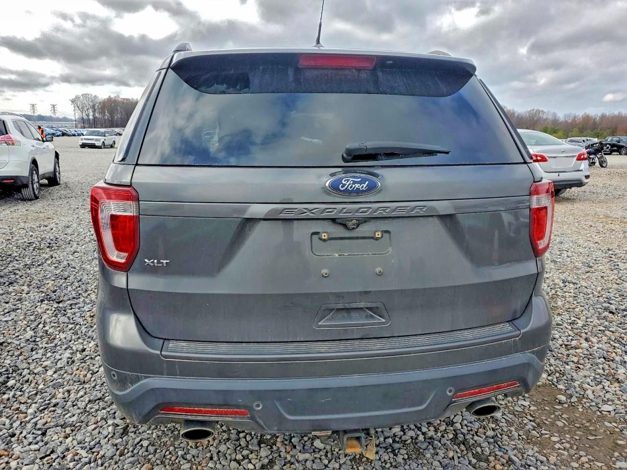2018 FORD EXPLORER XLT photo 6