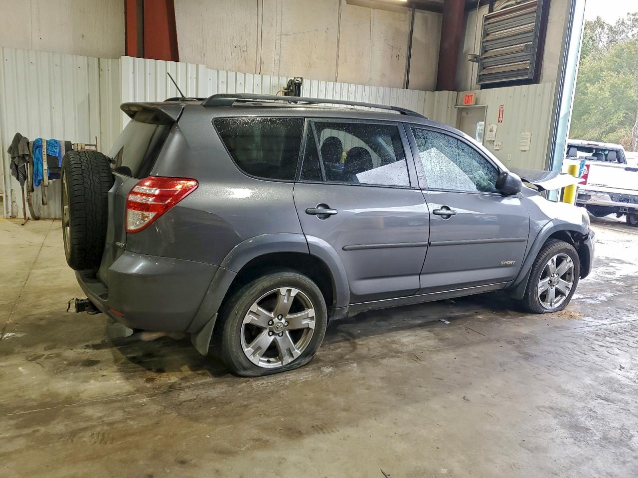 2011 TOYOTA RAV4 photo 3