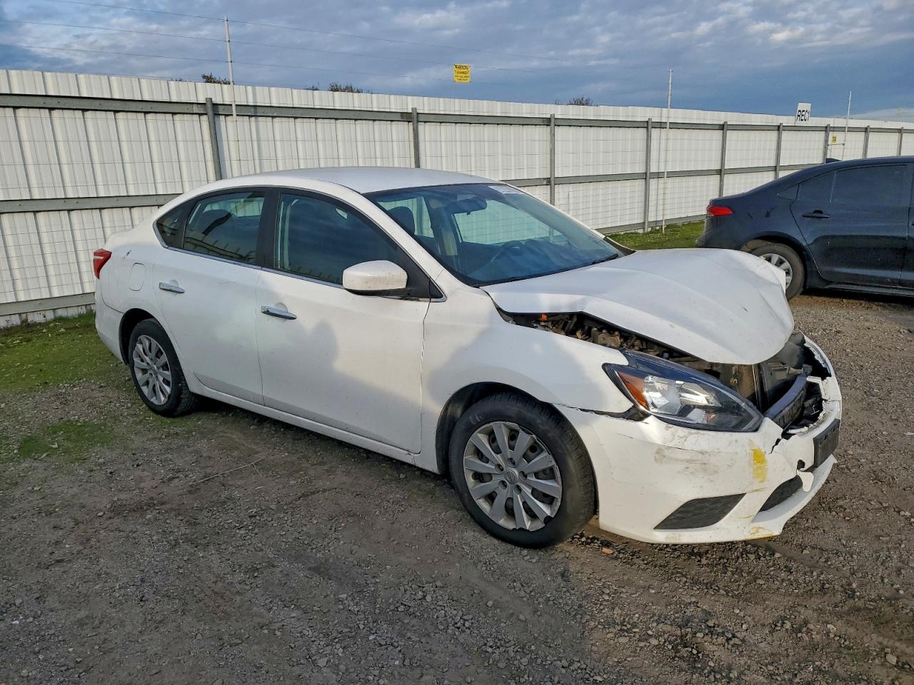 2017 NISSAN SENTRA S photo 4