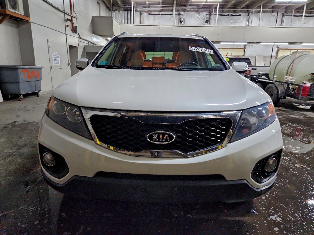 2013 KIA SORENTO LX photo 5