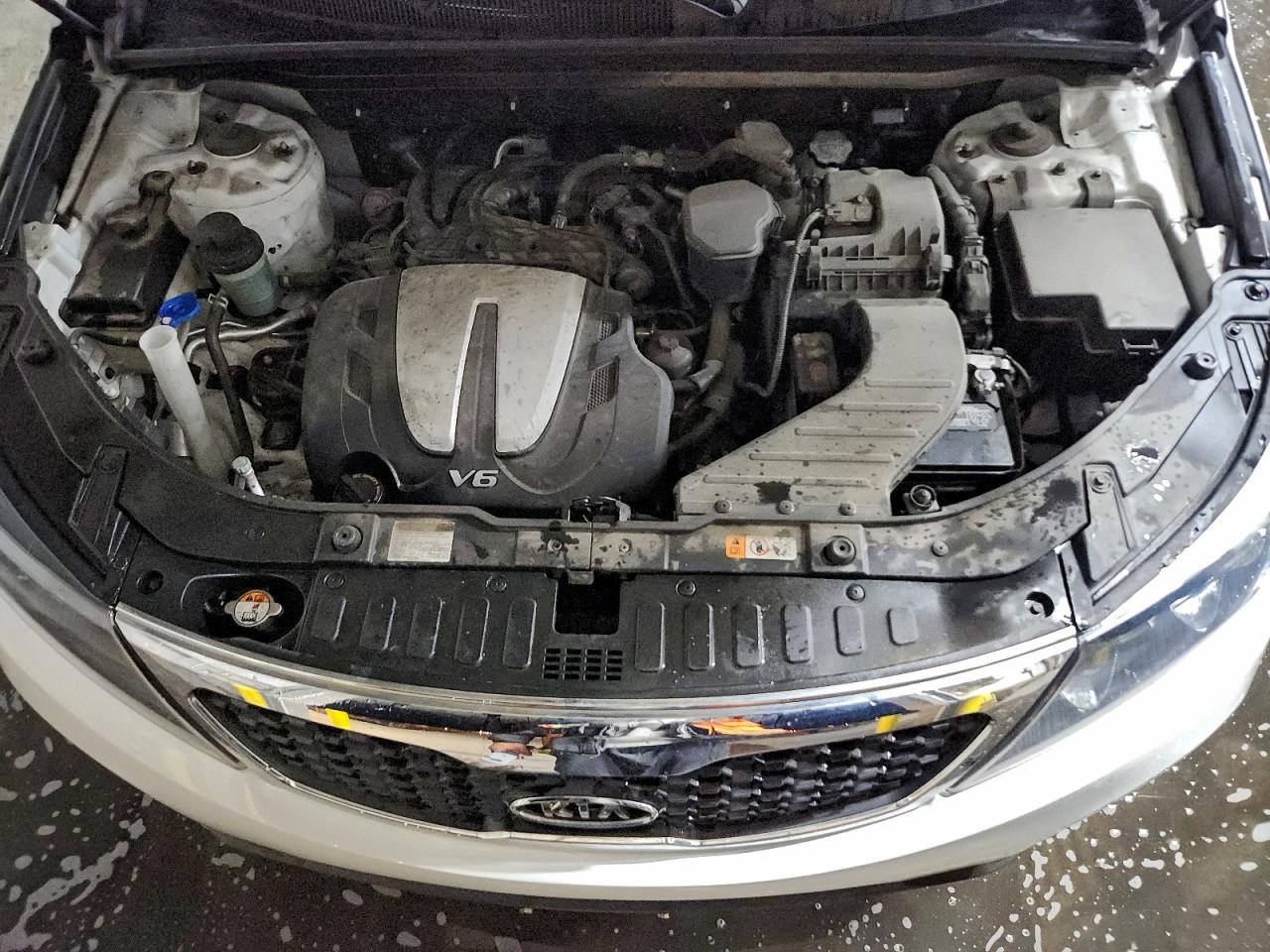 2013 KIA SORENTO LX photo 12