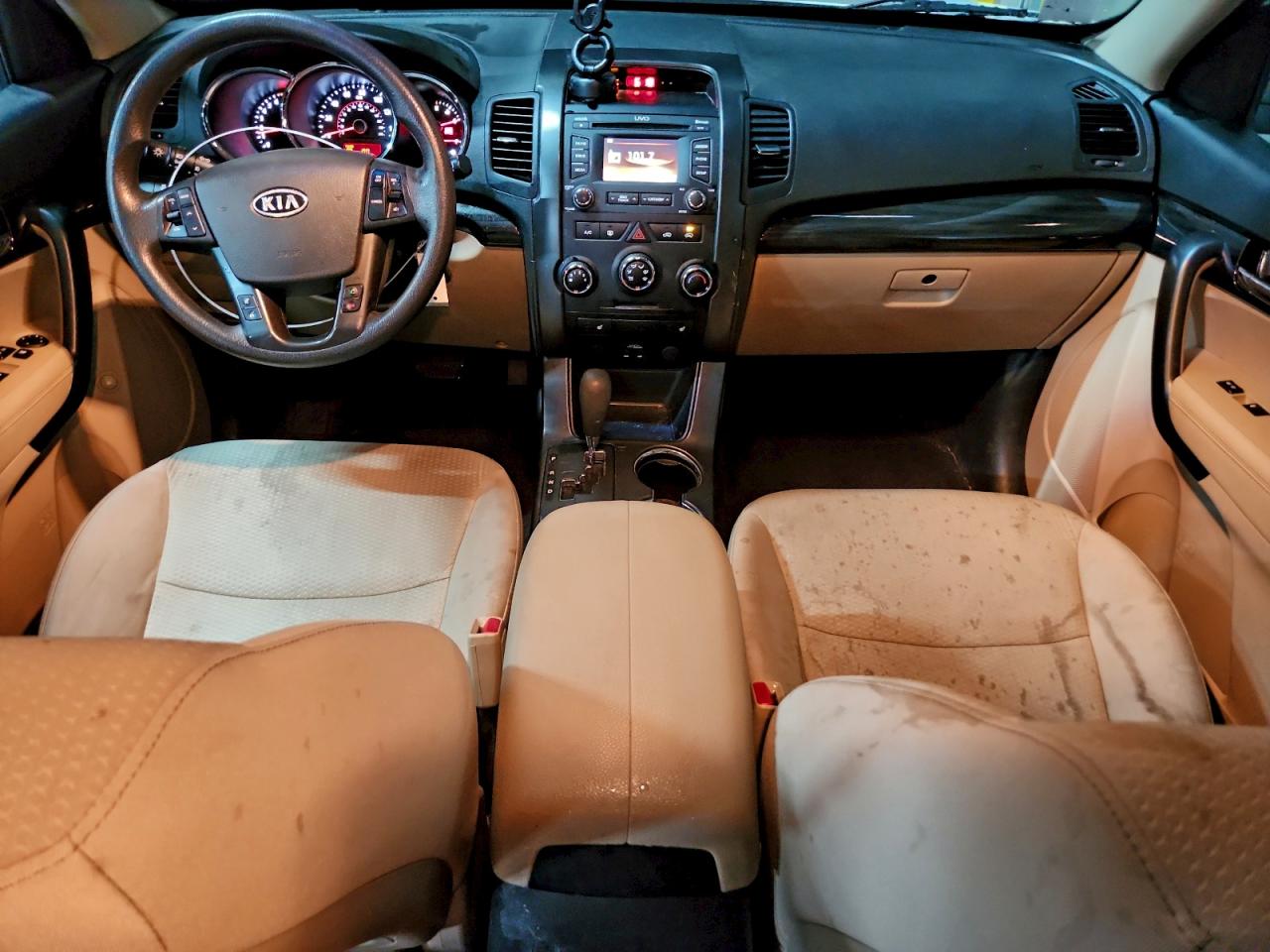 2013 KIA SORENTO LX photo 8