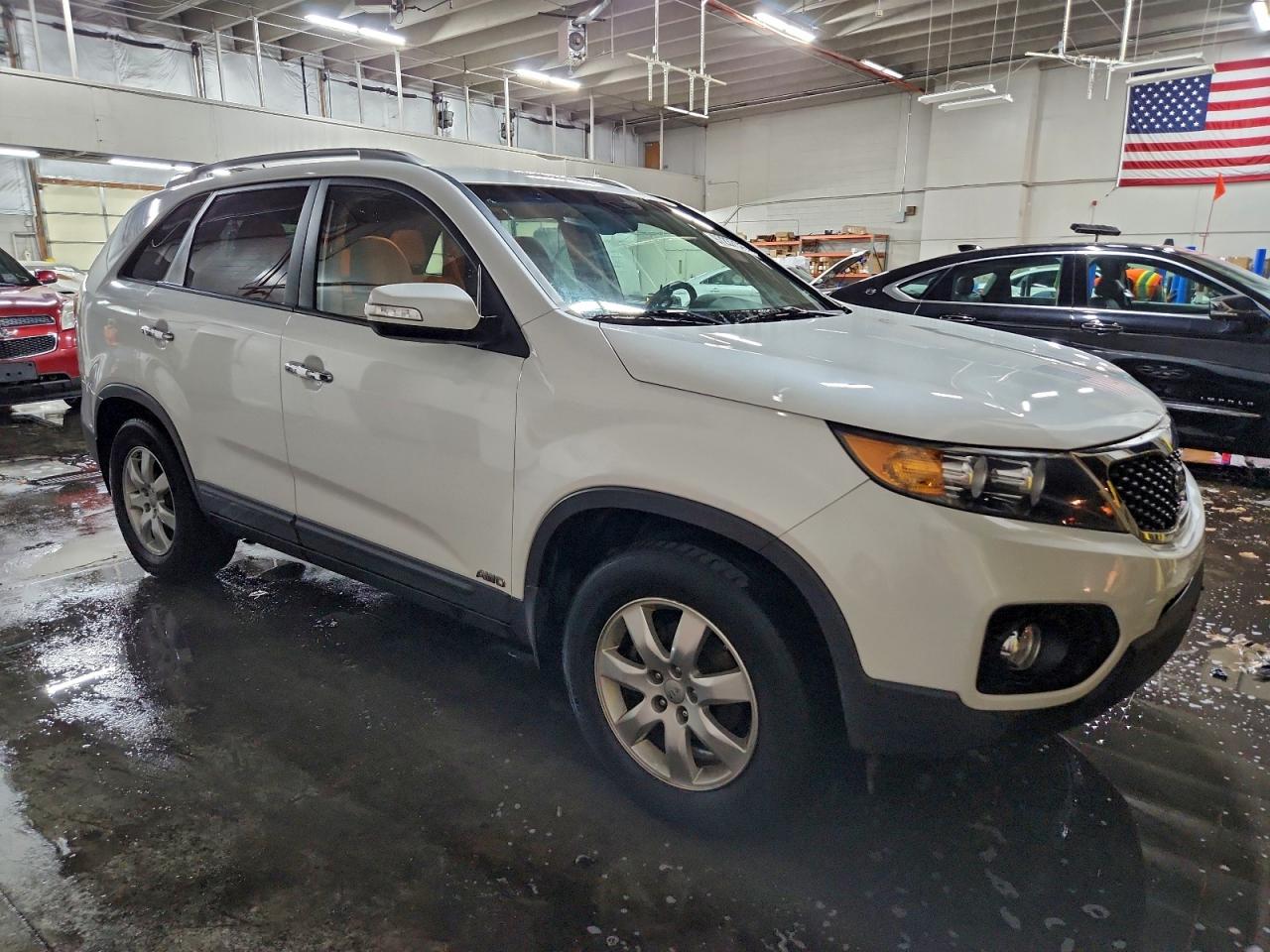 2013 KIA SORENTO LX photo 4