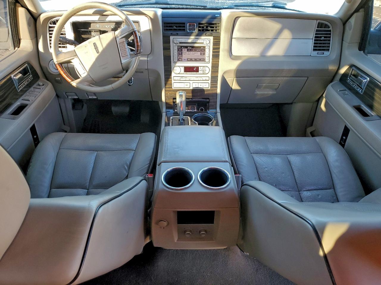 2008 LINCOLN NAVIGATOR photo 8