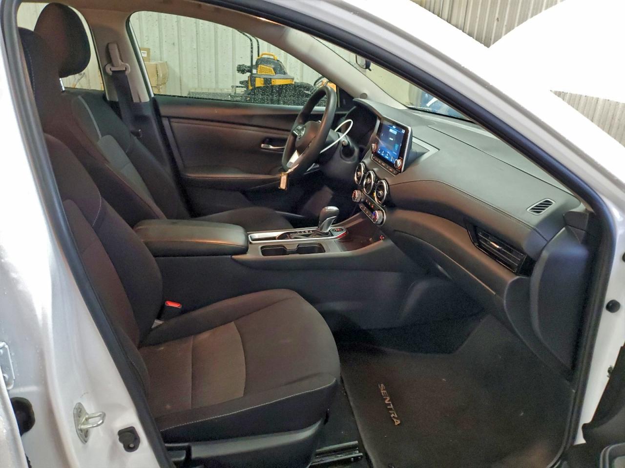 2023 NISSAN SENTRA SV photo 7