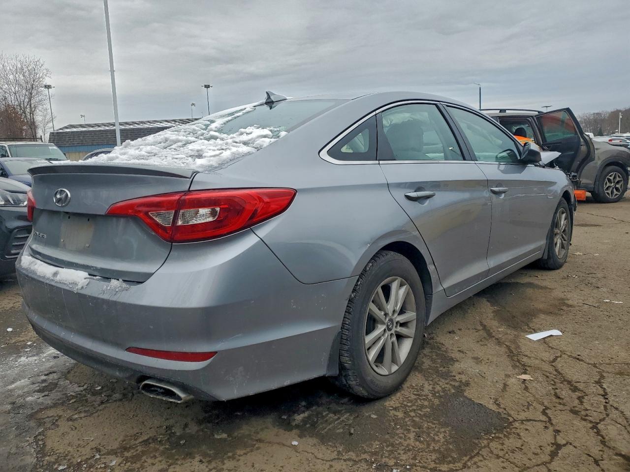 2016 HYUNDAI SONATA SE photo 3