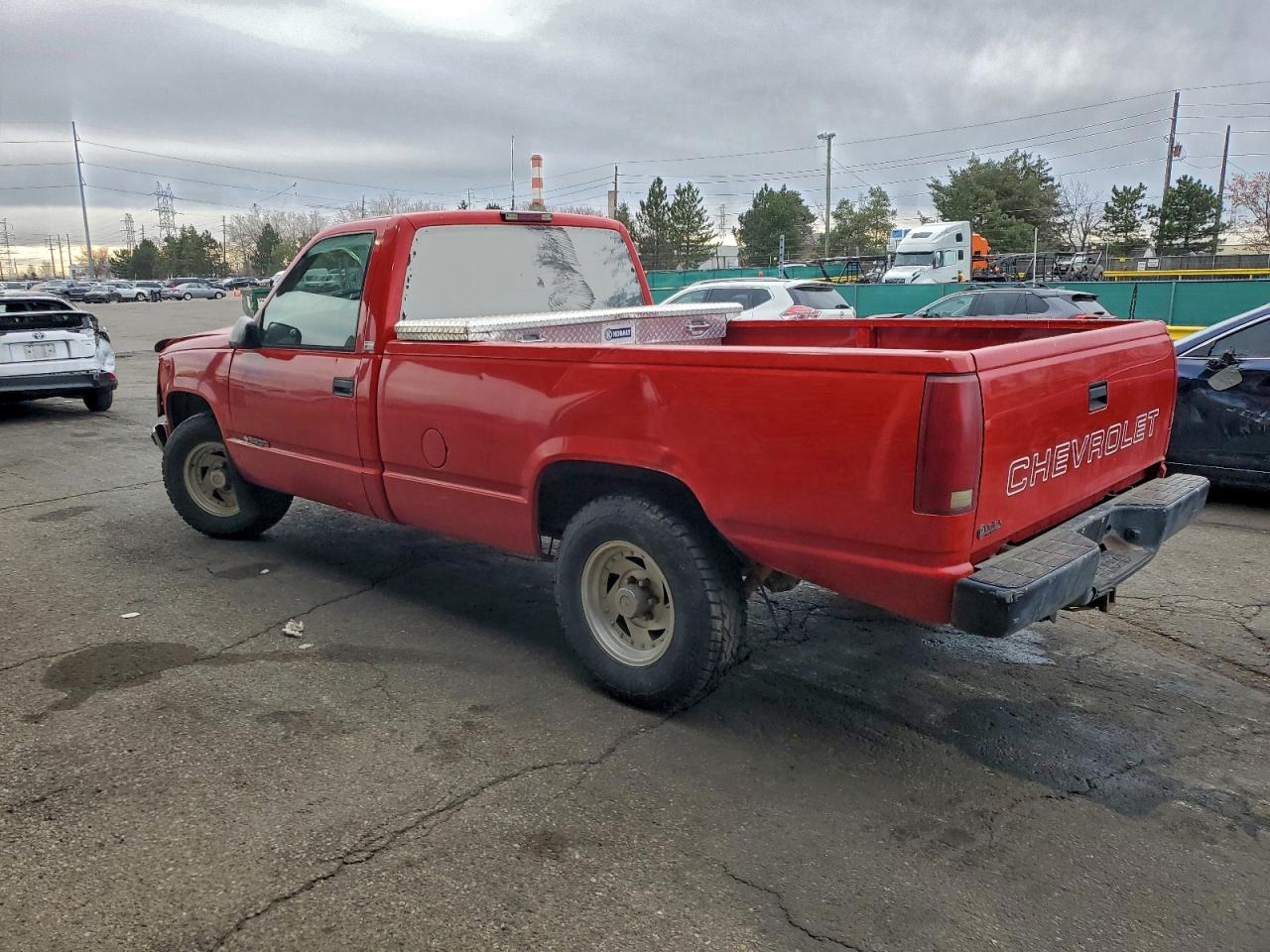 1995 CHEVROLET GMT-400 C2500 photo 2