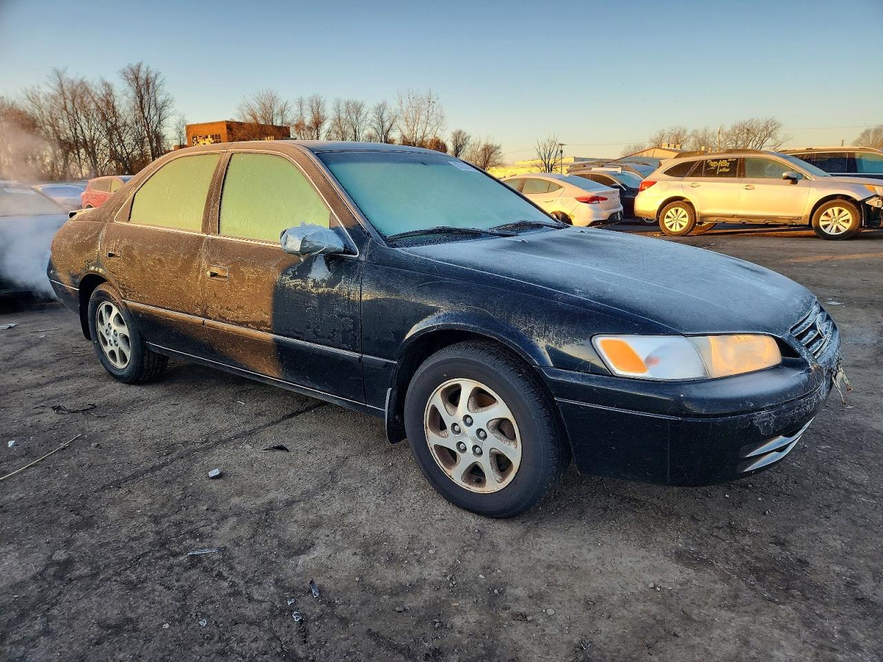 1999 TOYOTA CAMRY LE photo 4