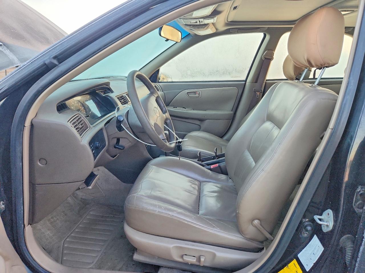 1999 TOYOTA CAMRY LE photo 7