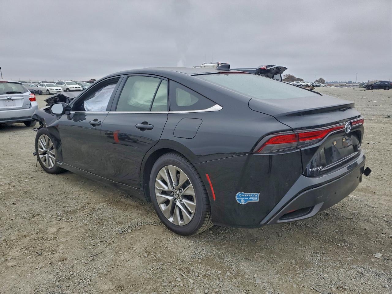 2021 TOYOTA MIRAI XLE photo 2