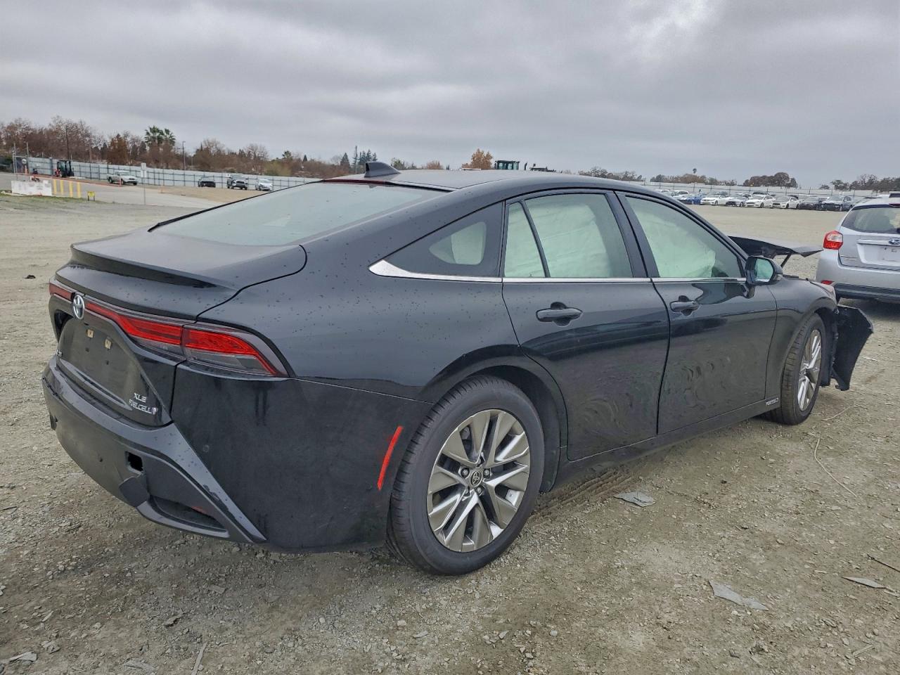 2021 TOYOTA MIRAI XLE photo 3