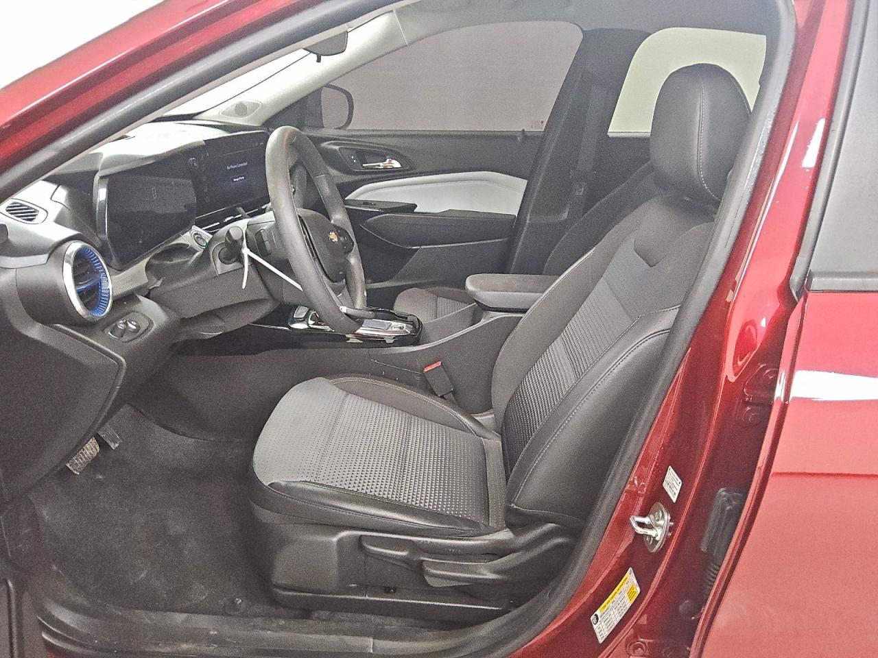 2025 CHEVROLET TRAX 1LT photo 13