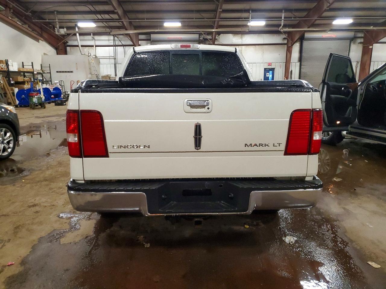 2006 LINCOLN MARK LT photo 16