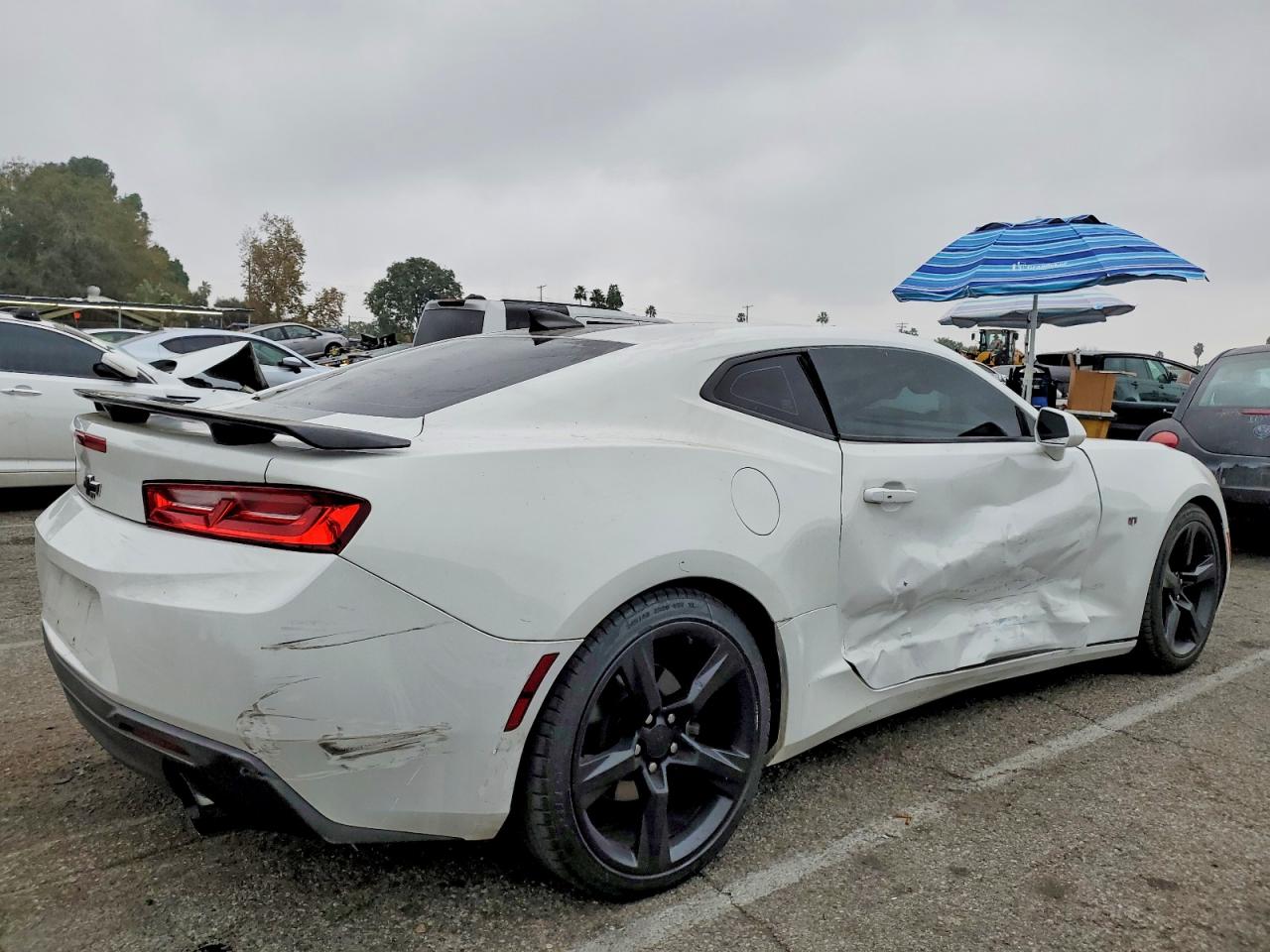 2016 CHEVROLET CAMARO LT photo 5