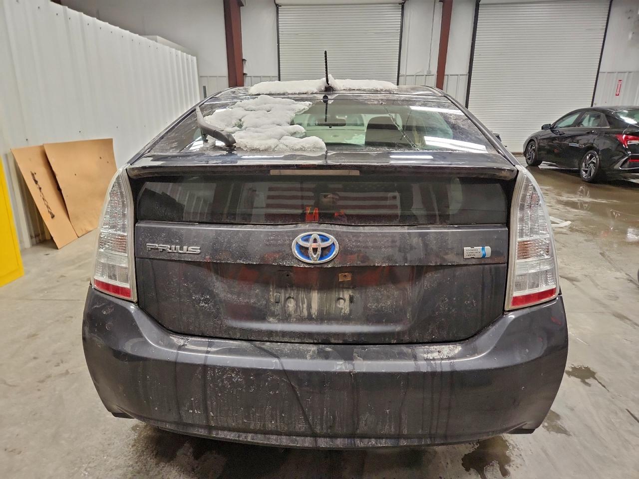 2010 TOYOTA PRIUS photo 6