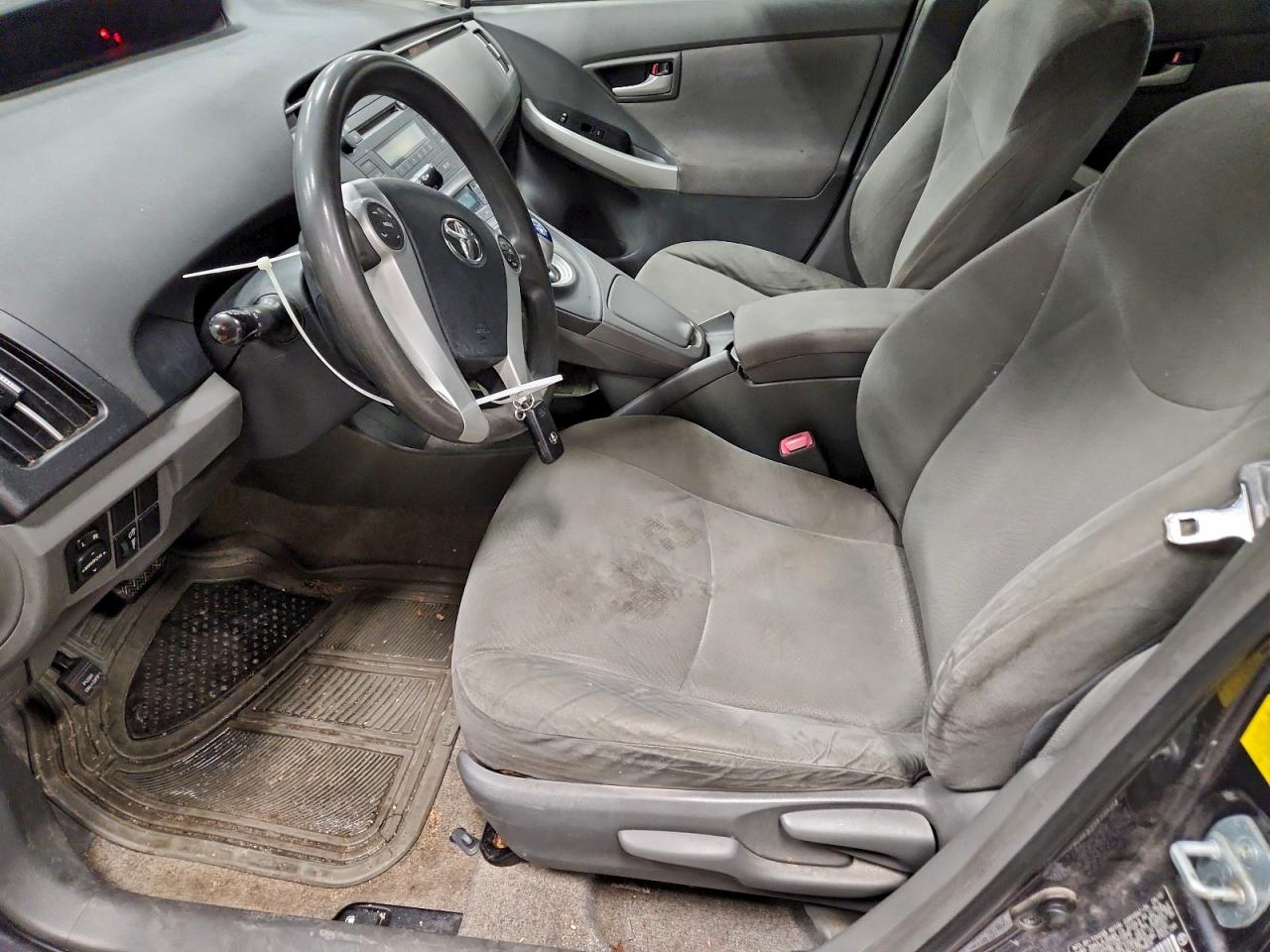 2010 TOYOTA PRIUS photo 7
