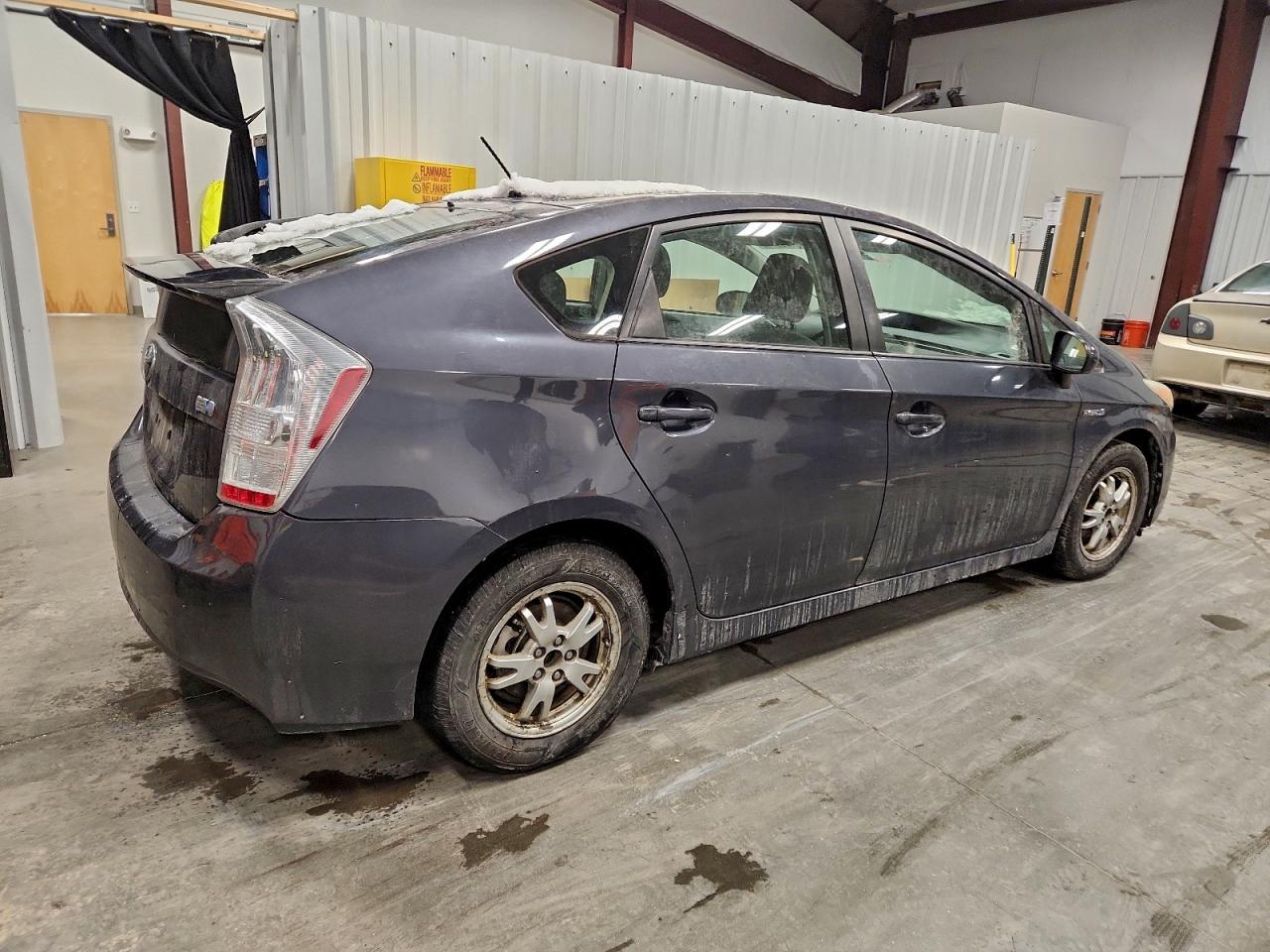 2010 TOYOTA PRIUS photo 3