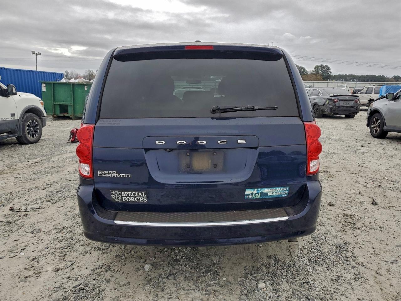 2015 DODGE GRAND CARAVAN SE photo 6