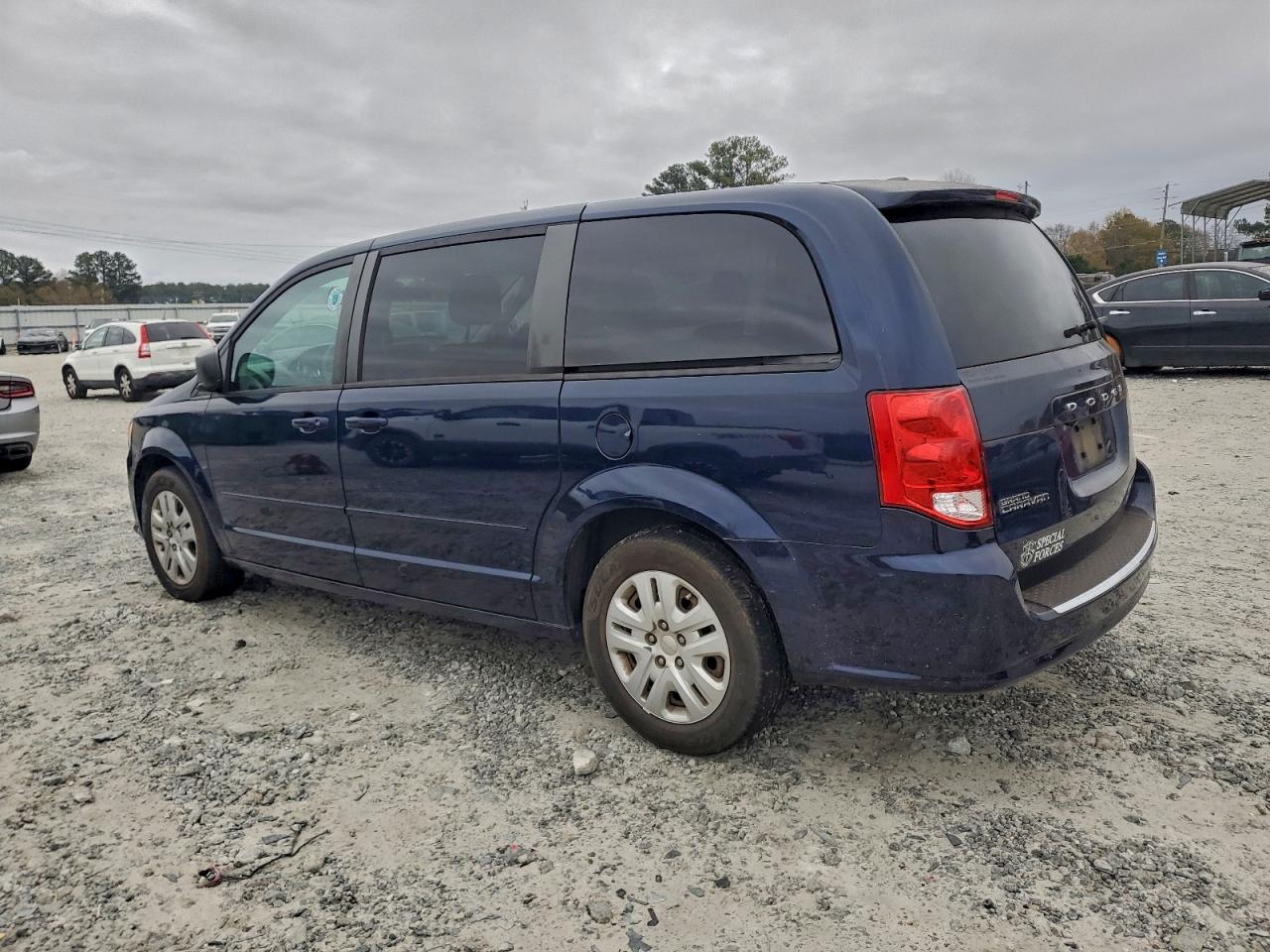2015 DODGE GRAND CARAVAN SE photo 2