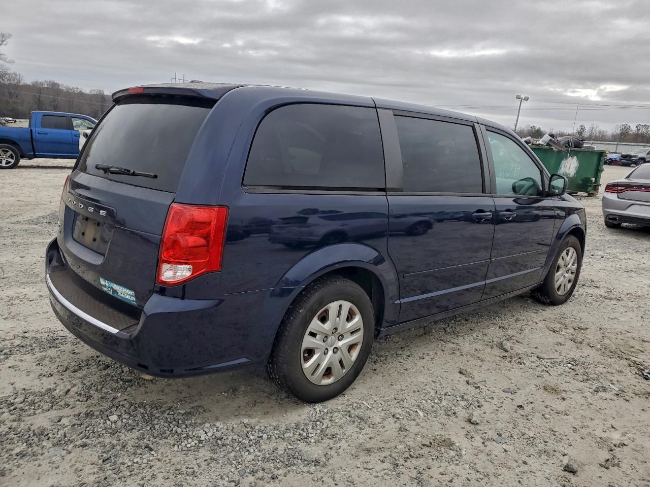 2015 DODGE GRAND CARAVAN SE photo 3
