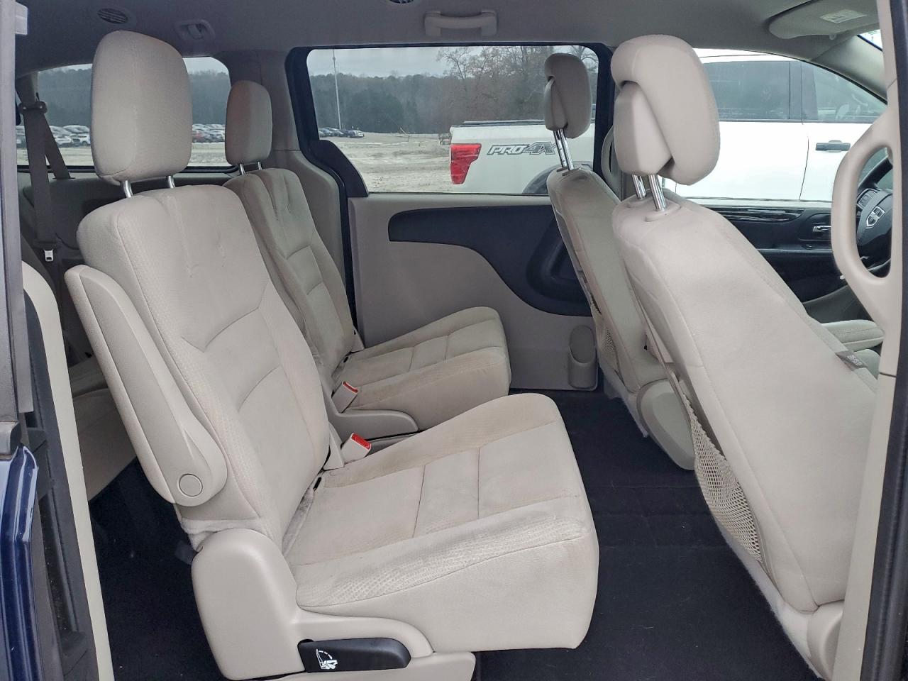 2015 DODGE GRAND CARAVAN SE photo 11