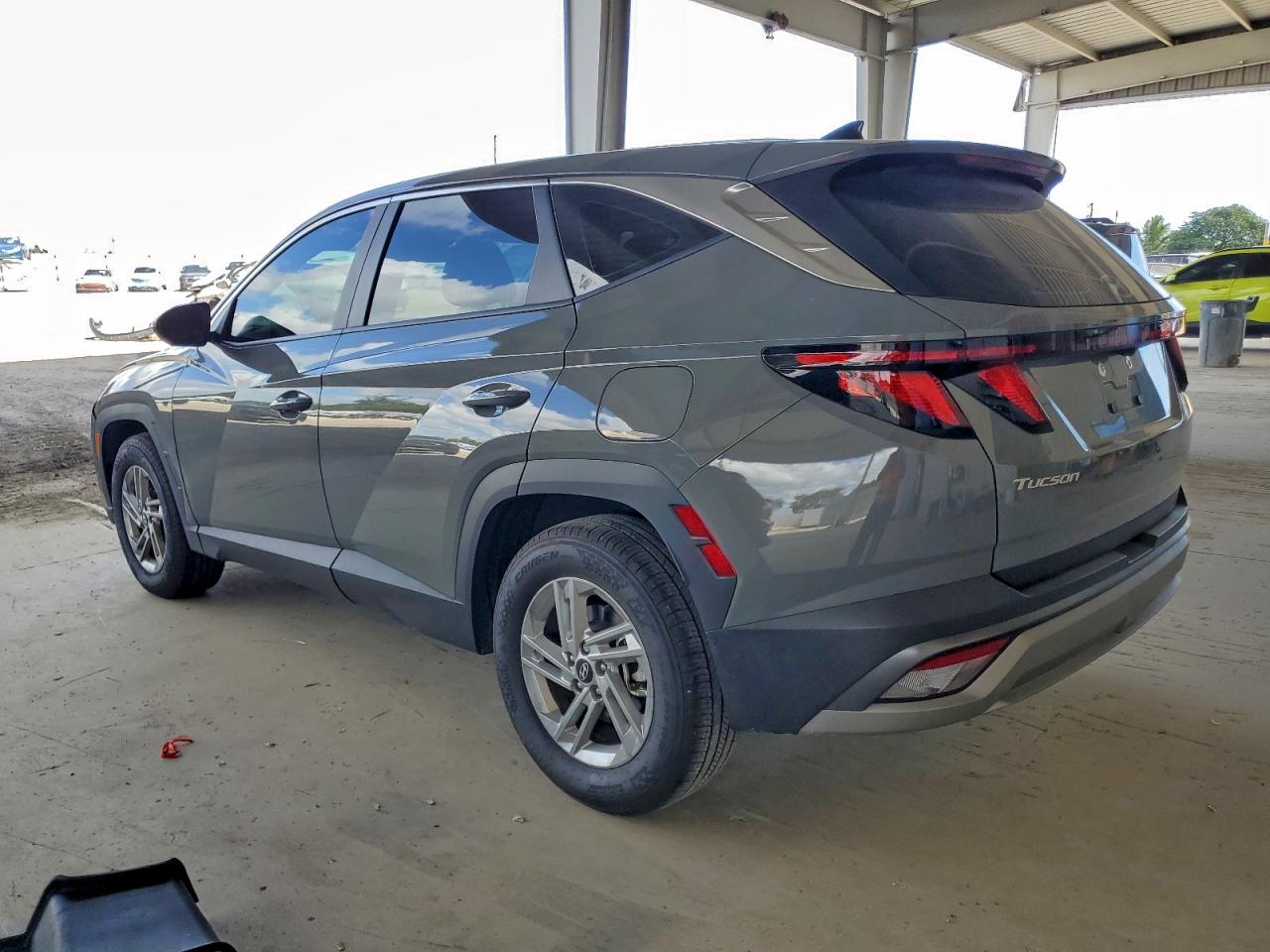 2025 HYUNDAI TUCSON SE photo 2