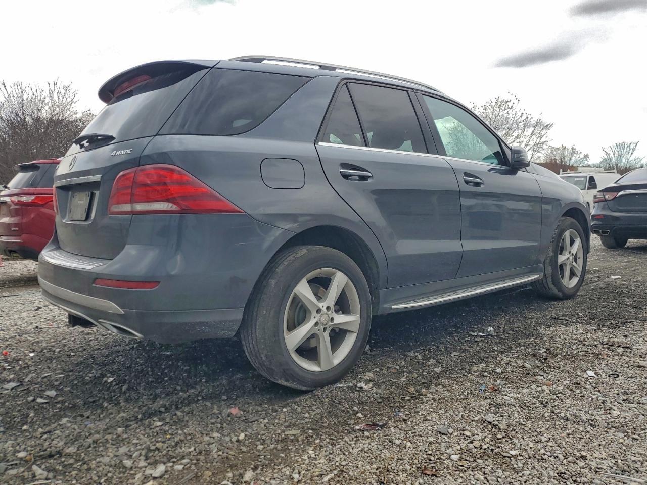 2016 MERCEDES-BENZ GLE 300D 4MATIC photo 3