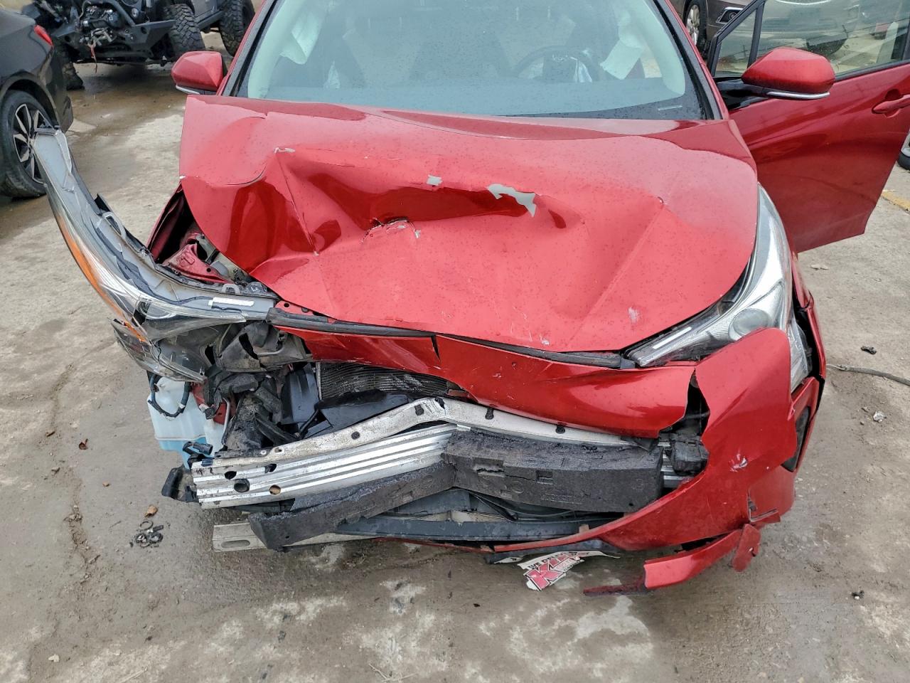 2016 TOYOTA PRIUS photo 11
