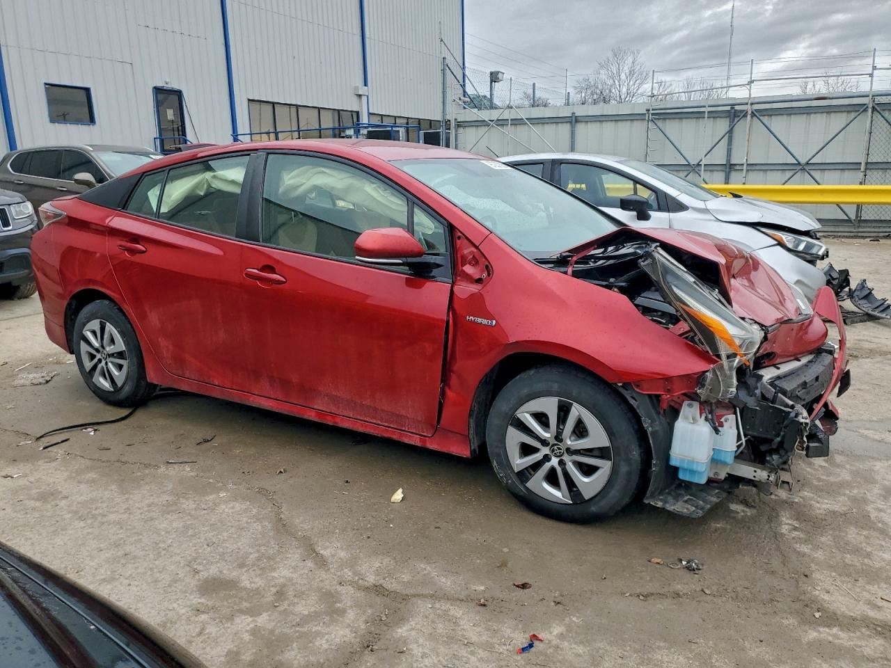 2016 TOYOTA PRIUS photo 4
