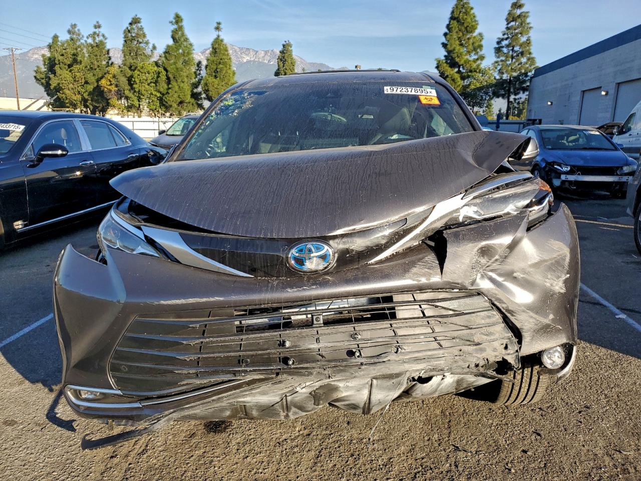 2025 TOYOTA SIENNA LIMITED photo 5