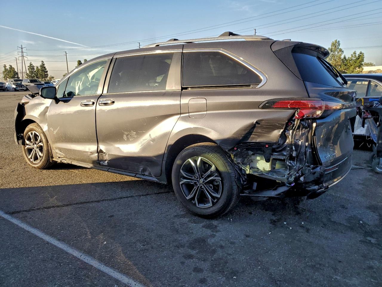 2025 TOYOTA SIENNA LIMITED photo 2