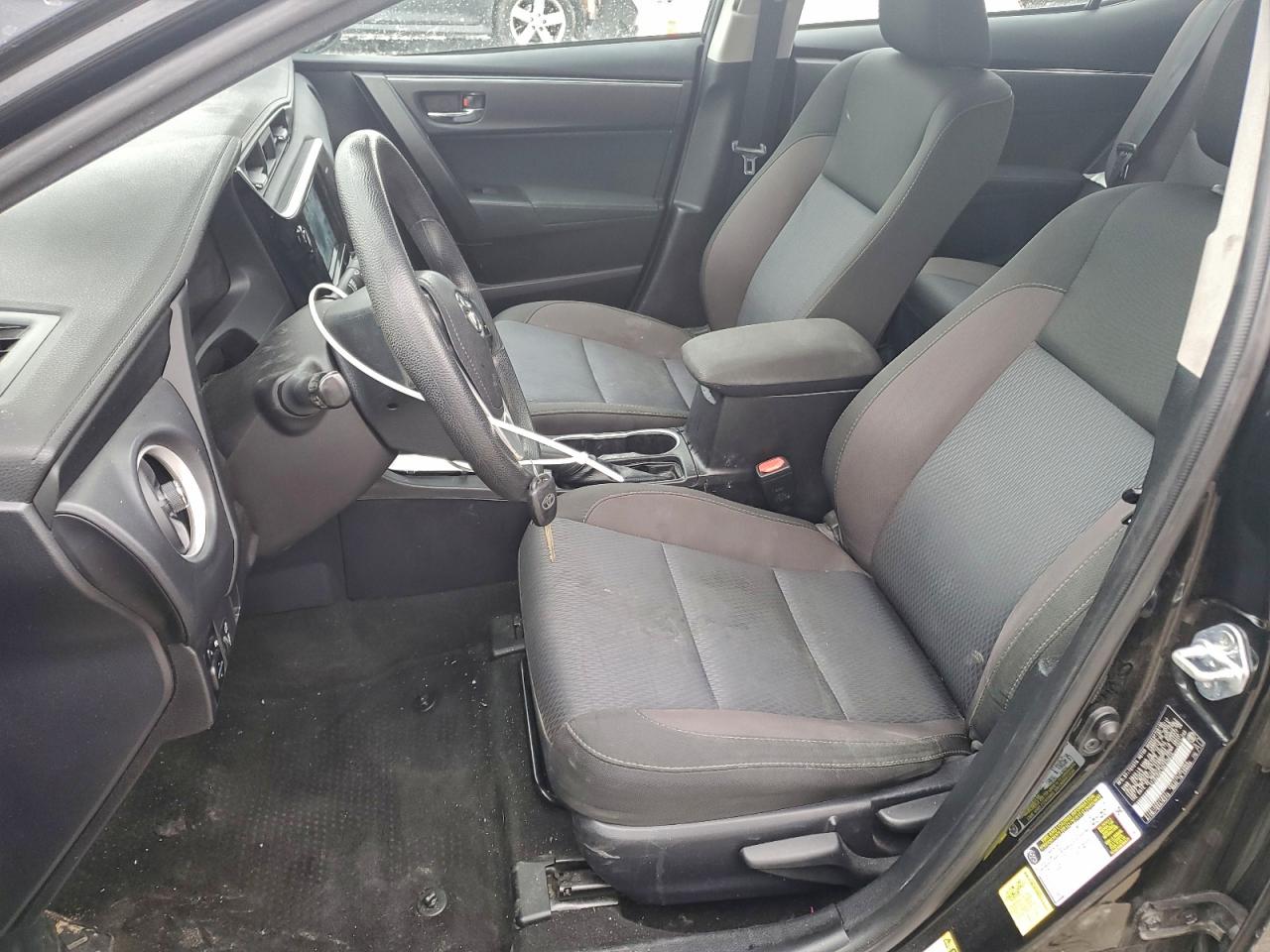 2017 TOYOTA COROLLA LE photo 7