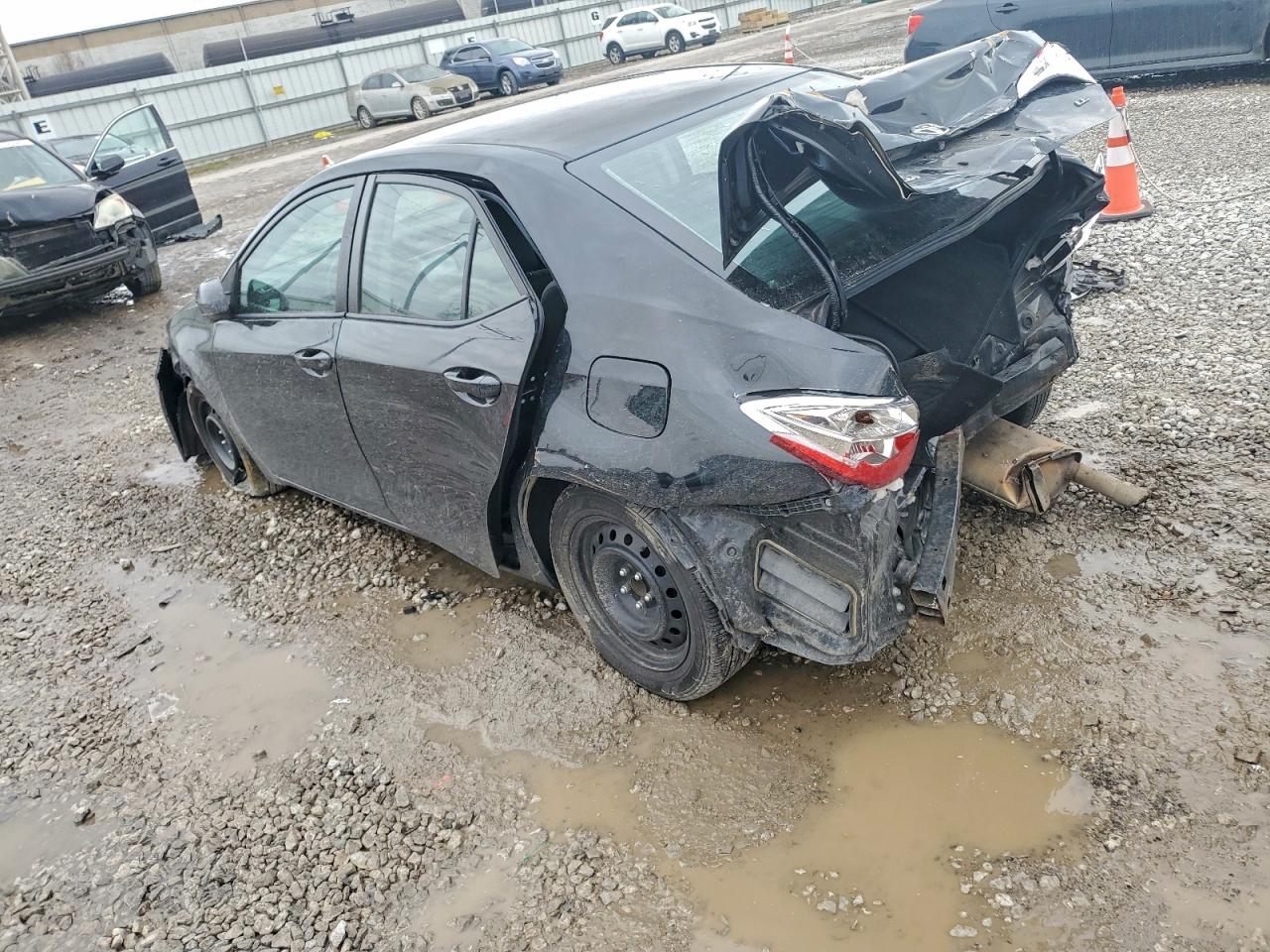 2017 TOYOTA COROLLA LE photo 2