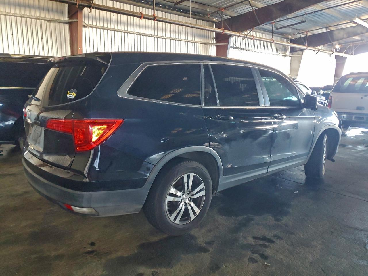 2016 HONDA PILOT EX photo 3