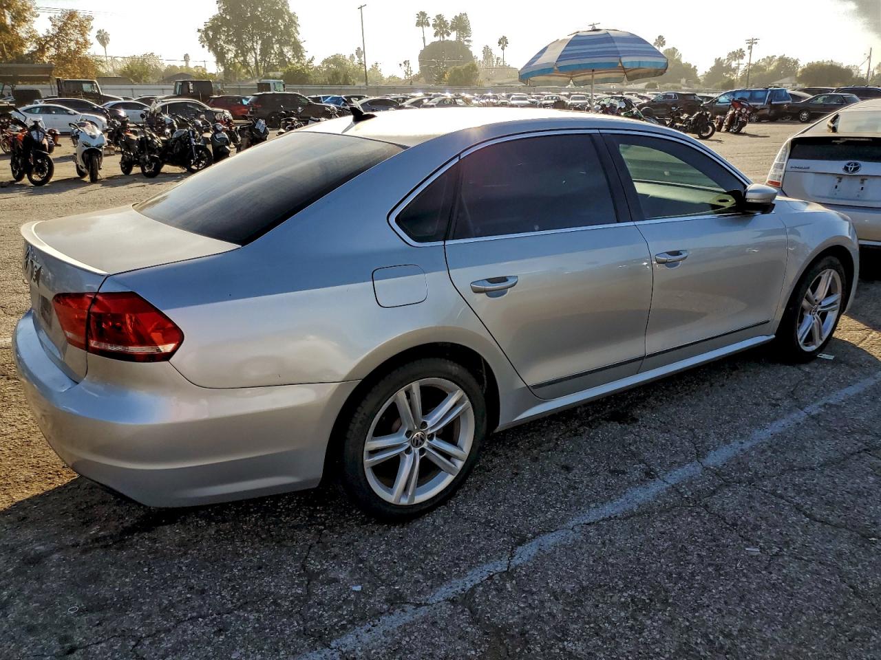 2014 VOLKSWAGEN PASSAT SEL photo 7