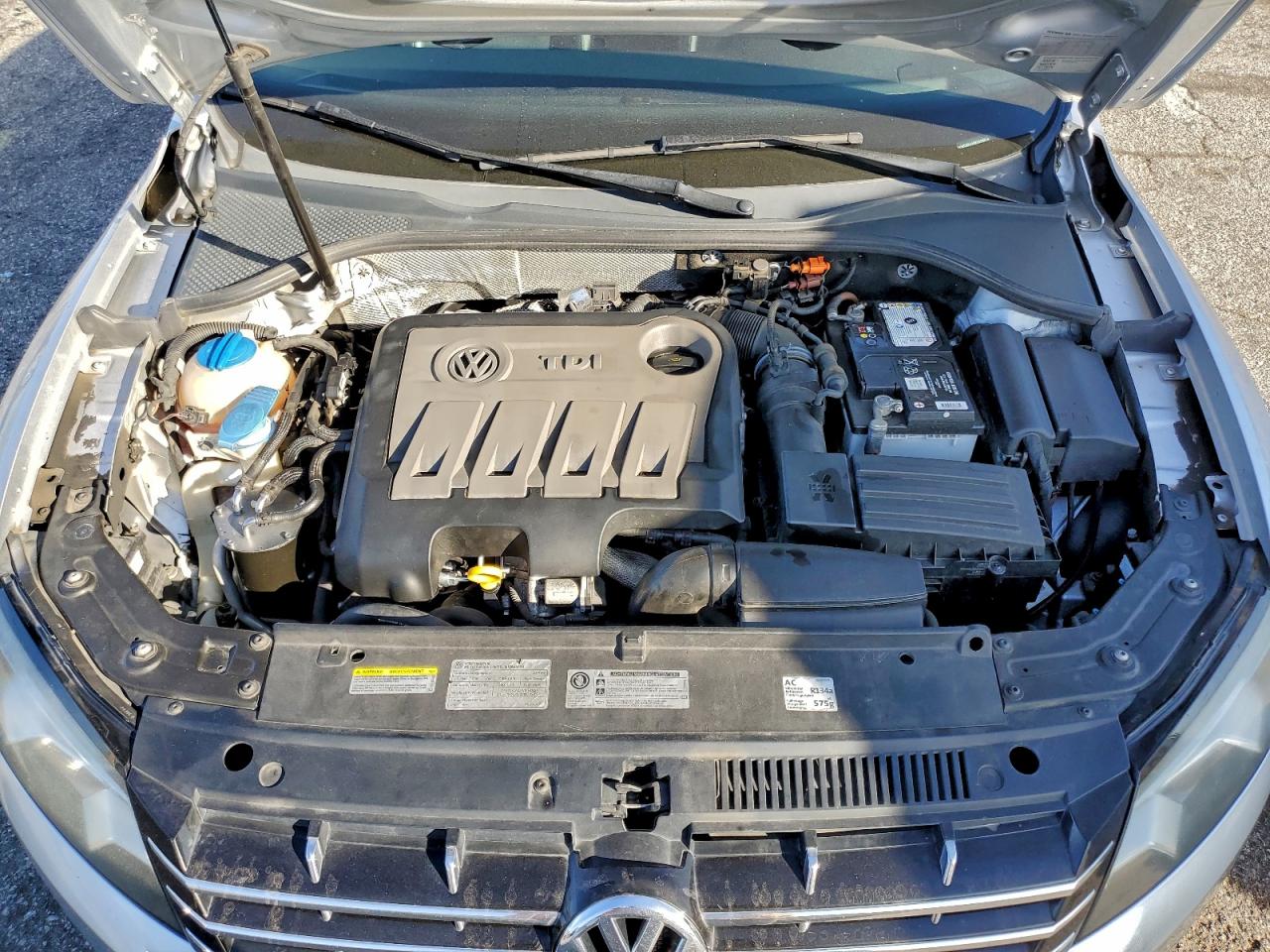 2014 VOLKSWAGEN PASSAT SEL photo 31
