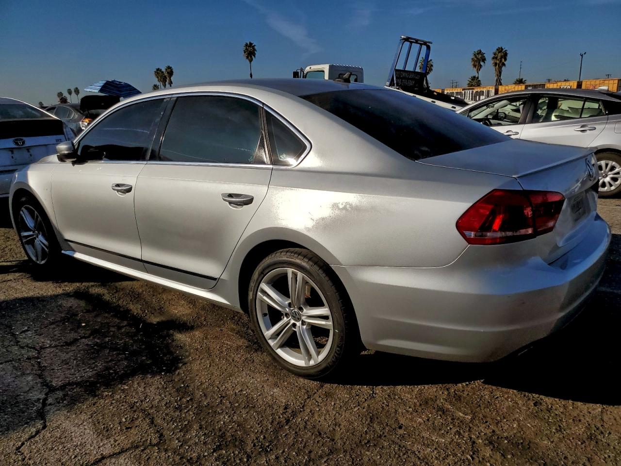 2014 VOLKSWAGEN PASSAT SEL photo 4
