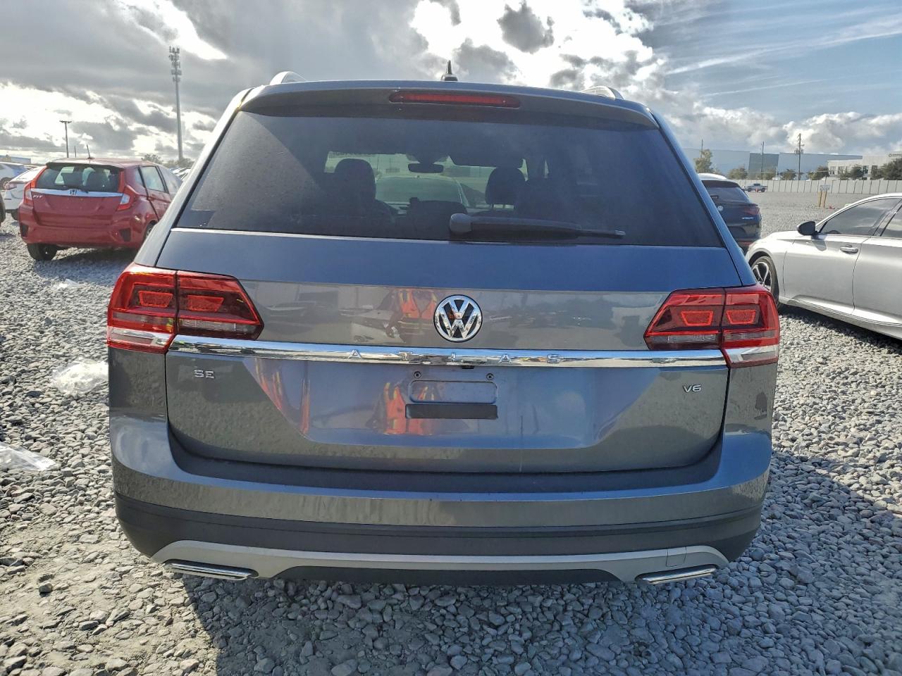 2018 VOLKSWAGEN ATLAS SE photo 6