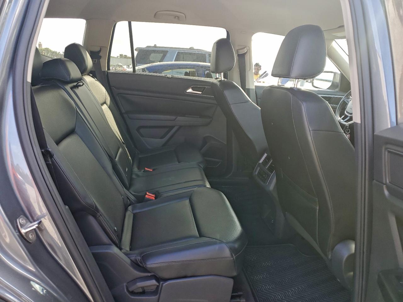 2018 VOLKSWAGEN ATLAS SE photo 11