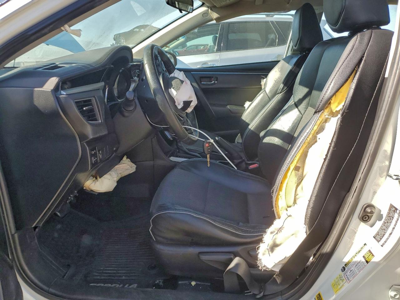 2014 TOYOTA COROLLA L photo 13