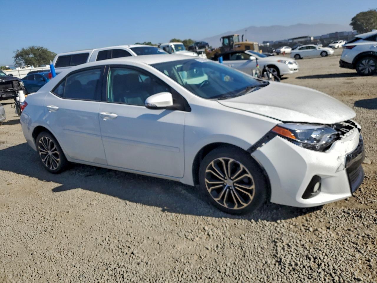 2014 TOYOTA COROLLA L photo 7