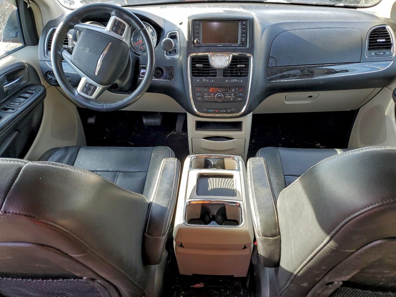 2013 CHRYSLER TOWN & COUNTRY TOURING photo 15