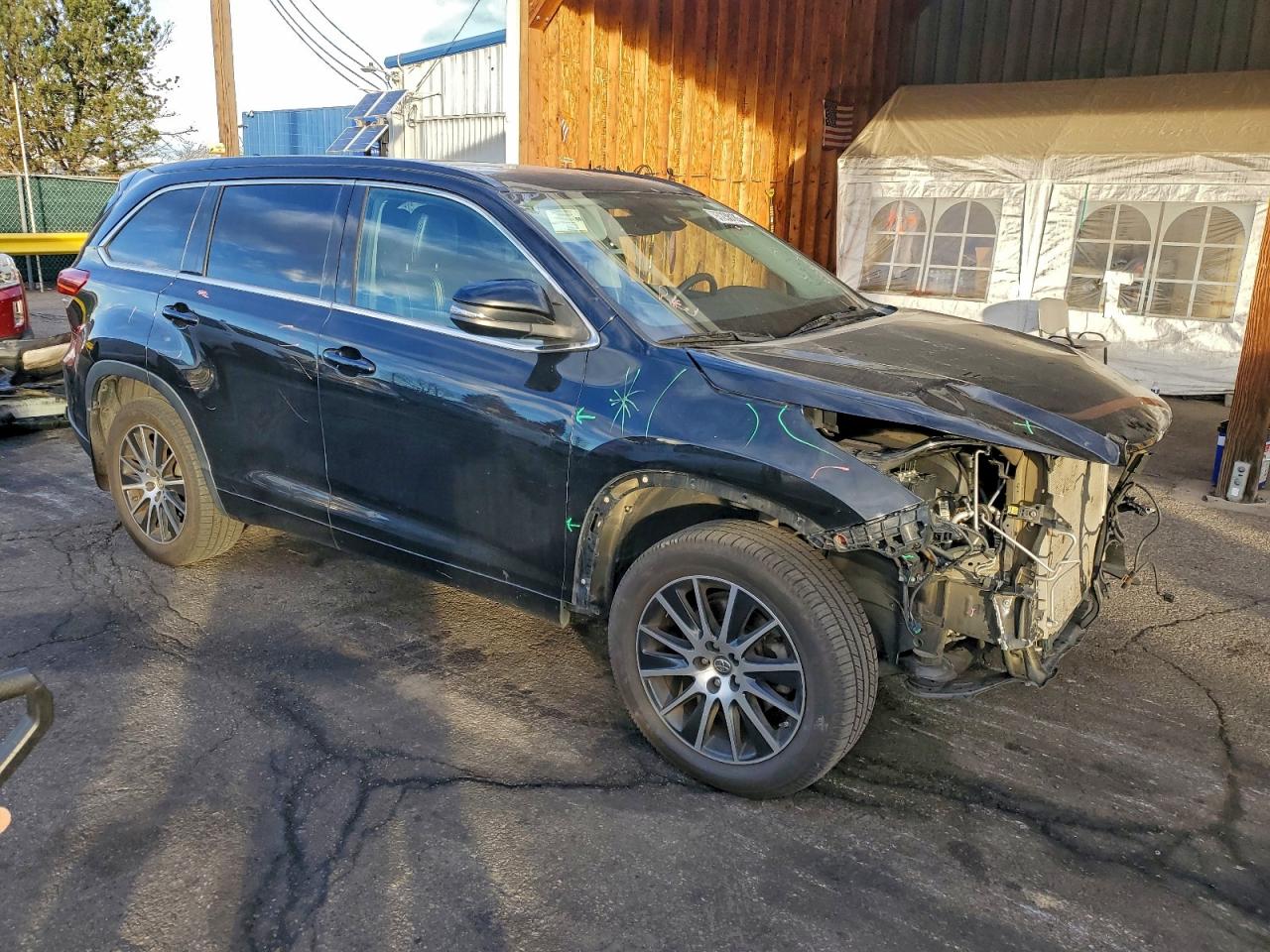 2018 TOYOTA HIGHLANDER SE photo 4