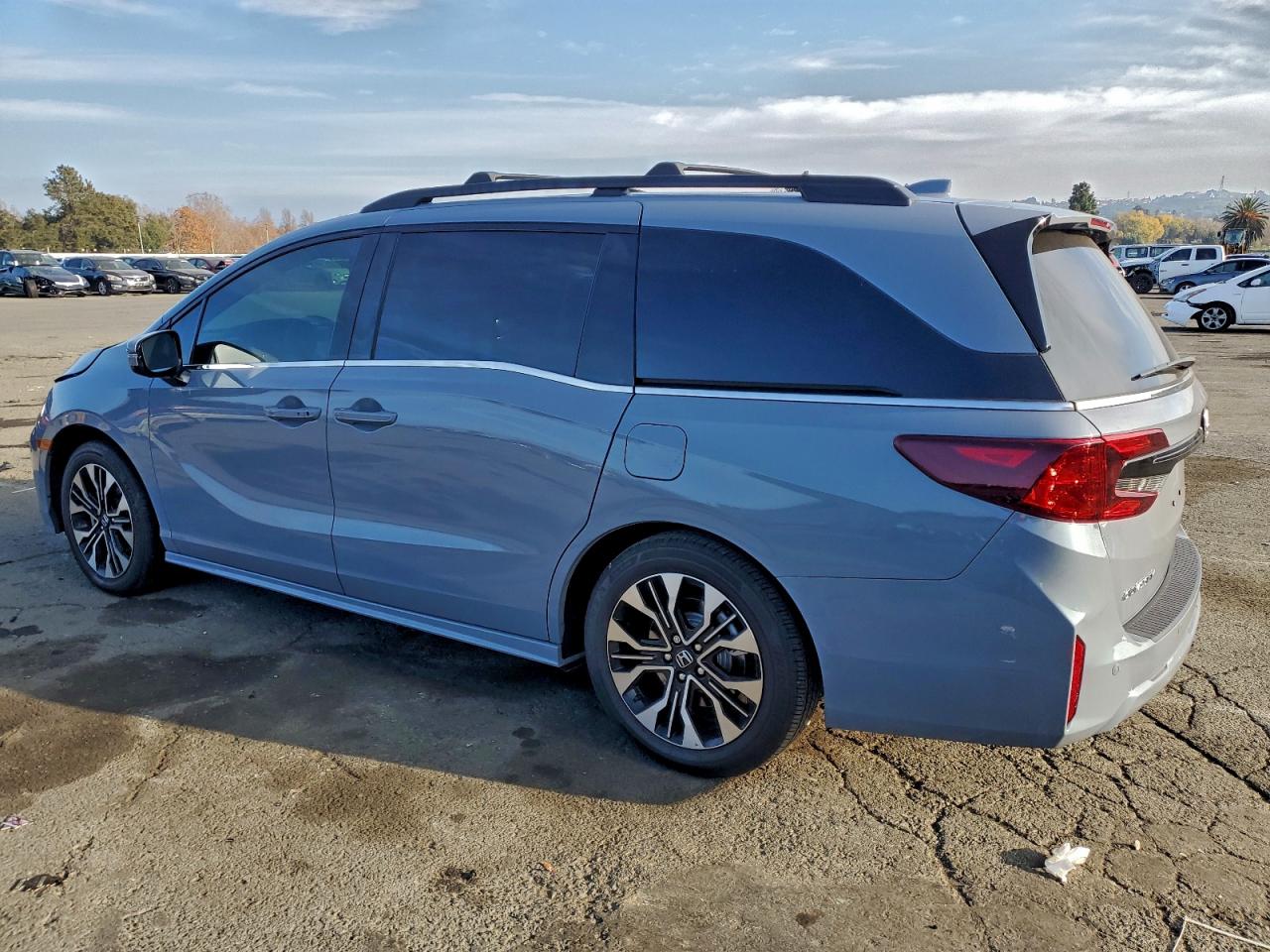 2025 HONDA ODYSSEY ELITE photo 2