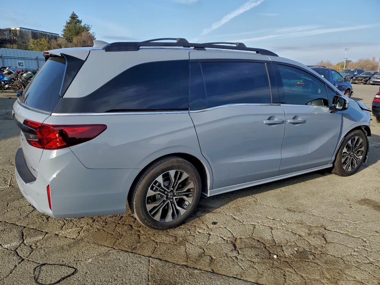 2025 HONDA ODYSSEY ELITE photo 3