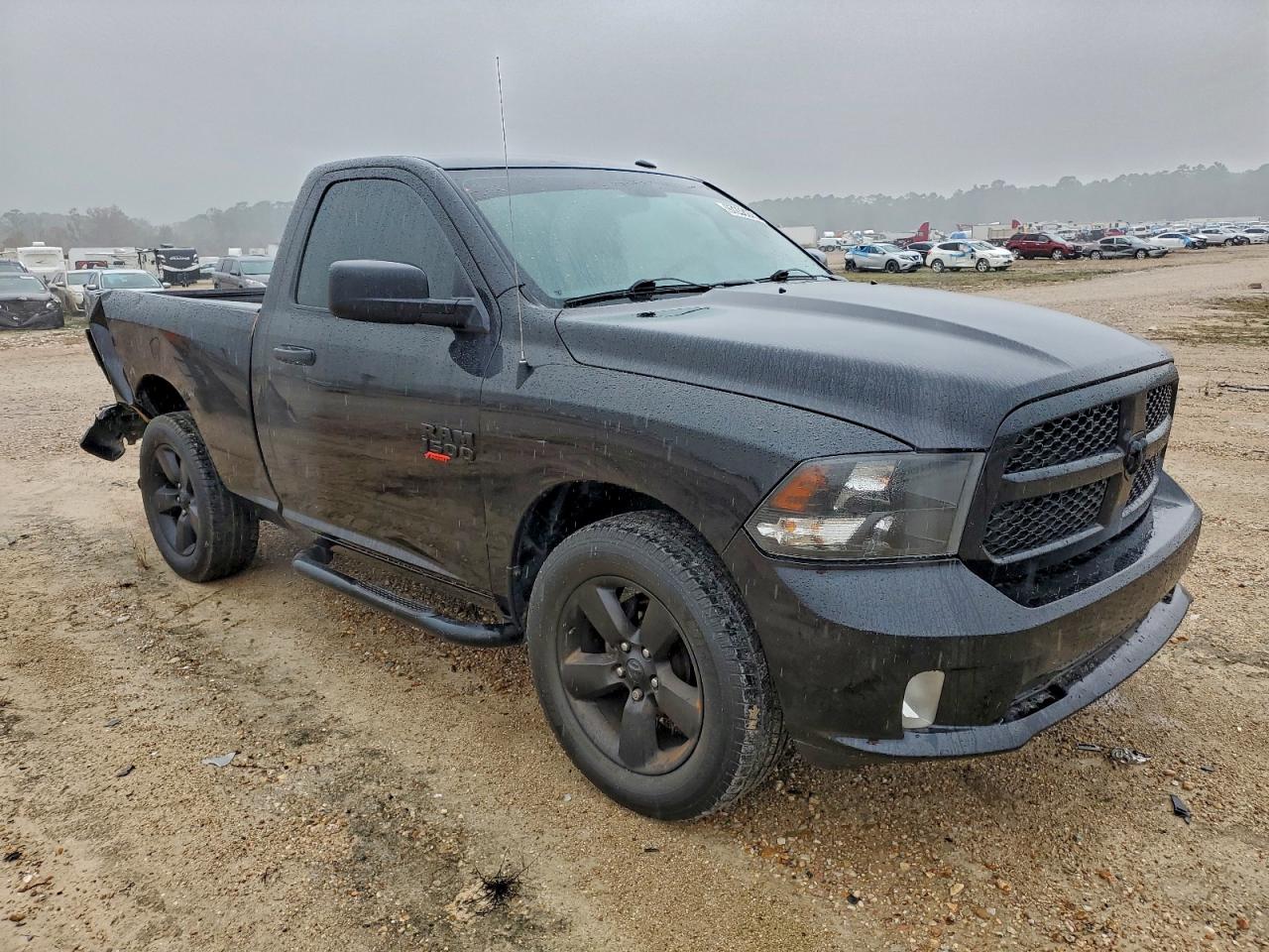 2018 RAM 1500 ST photo 4